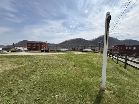 104 E 2nd St, Morehead, KY 40351 photo 8