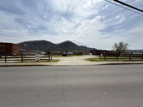 104 E 2nd St, Morehead, KY 40351 photo 9