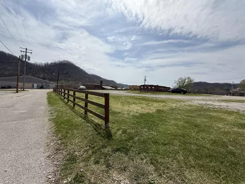104 E 2nd St, Morehead, KY 40351 photo 4