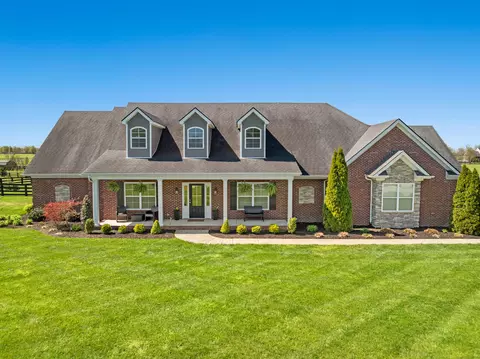 111 Colonial Dr, Versailles, KY 40383