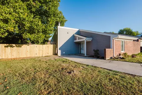 1365 Grafton Dr, Lexington, KY 40515