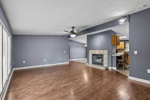 Living - 187 Ridgeway Dr, Morehead, KY 40351 photo 3 of 5