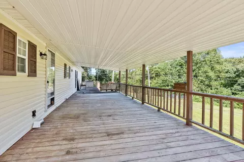 Exterior - 187 Ridgeway Dr, Morehead, KY 40351 photo 4 of 5