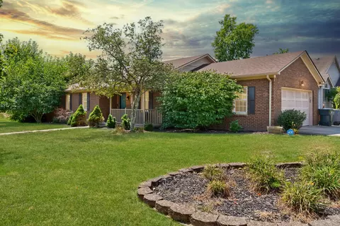 1017 Tanbark Rd, Lexington, KY 40515