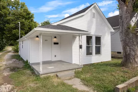 225 S East St, Harrodsburg, KY 40330