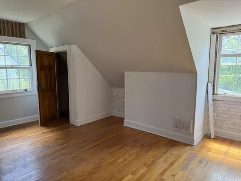 Bedroom - 102 Crescent Dr, Berea, KY 40403 photo 3 of 6