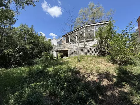 Exterior - 102 Crescent Dr, Berea, KY 40403 photo 10 of 10