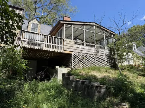 Exterior - 102 Crescent Dr, Berea, KY 40403 photo 9 of 10