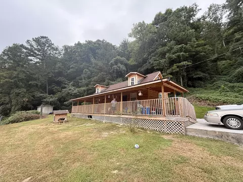 3001 Dryhill Rd, Hyden, KY 41749