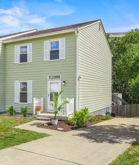 3203 Aqueduct Dr, Lexington, KY 40517