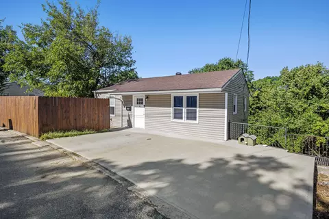 130 Allnutt Dr, Frankfort, KY 40601