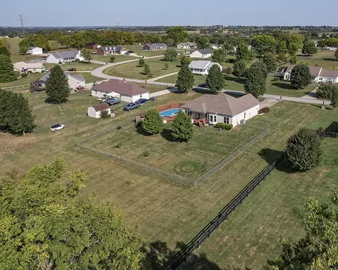 View/Area - 447 Emma Dr, Lancaster, KY 40444 photo 3 of 4