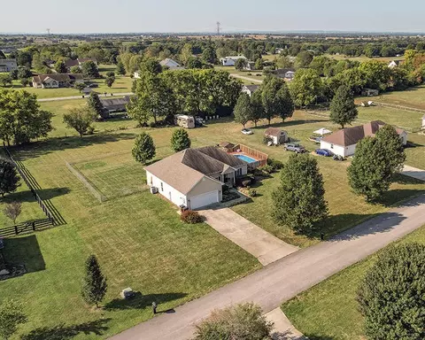 View/Area - 447 Emma Dr, Lancaster, KY 40444 photo 2 of 4