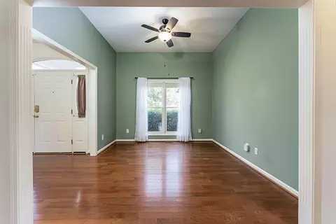 Living - 447 Emma Dr, Lancaster, KY 40444 photo 4 of 5