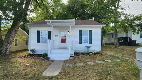 319 Douglas Ct, Richmond, KY 40475