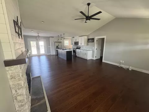 Living - 136 Martin Rd, Corbin, KY 40701 photo 5 of 6