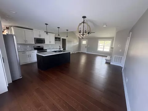 Living - 136 Martin Rd, Corbin, KY 40701 photo 6 of 6
