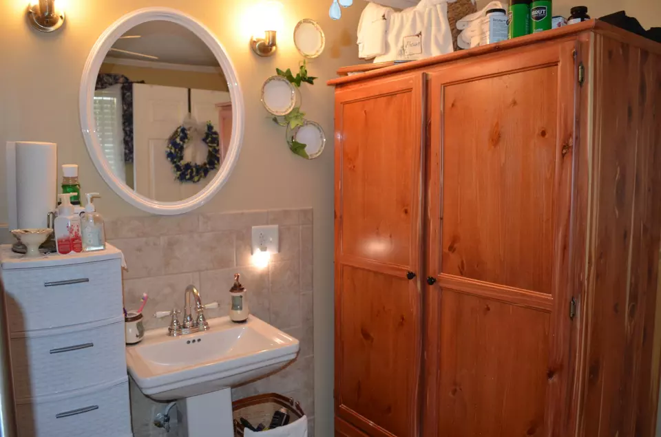 Bath - 3648 Ky-3630, Annville, KY 40402 photo 3 of 8