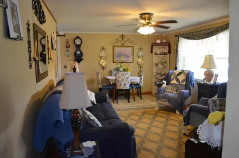 Living - 3648 Ky-3630, Annville, KY 40402 photo 1 of 1