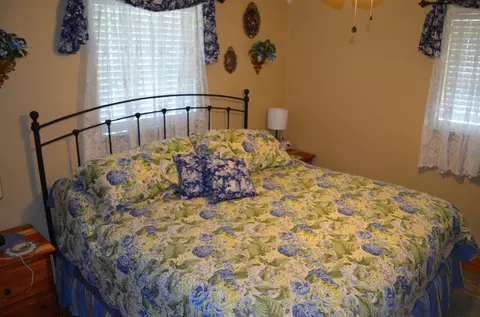 Bedroom - 3648 Ky-3630, Annville, KY 40402 photo 1 of 5