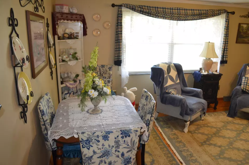 Dining - 3648 Ky-3630, Annville, KY 40402 photo 1 of 1