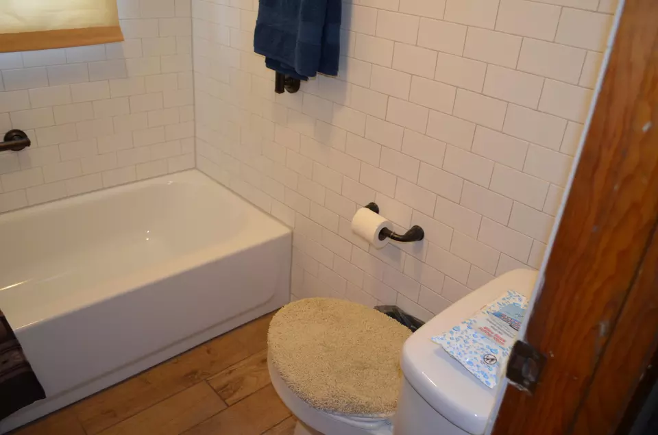 Bath - 3648 Ky-3630, Annville, KY 40402 photo 7 of 8