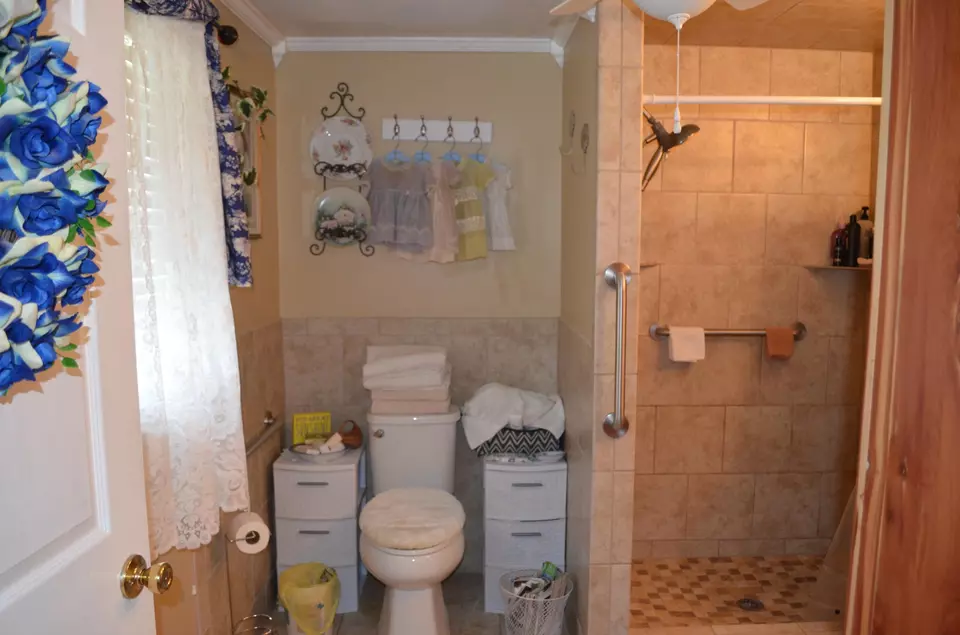 Bath - 3648 Ky-3630, Annville, KY 40402 photo 4 of 8