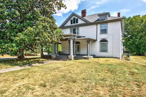 168 High St, Versailles, KY 40383