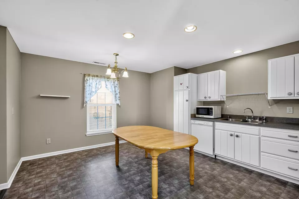 Dining - 101 Tom Spragens Rd, Danville, KY 40422 photo 2 of 2