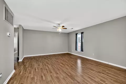 Living - 101 Tom Spragens Rd, Danville, KY 40422 photo 1 of 3