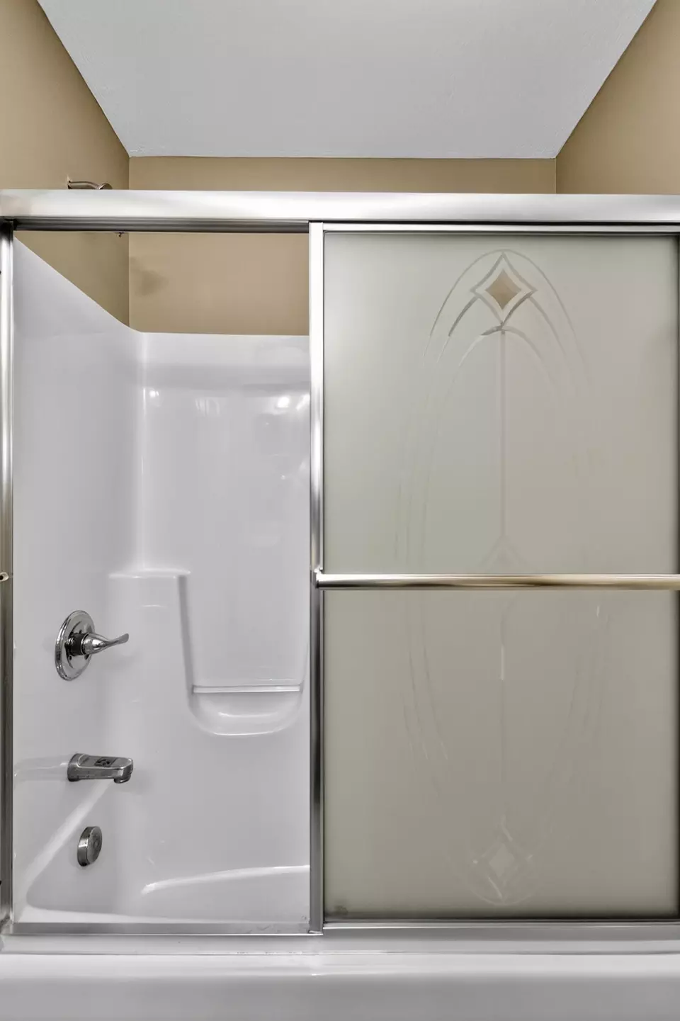 Bath - 101 Tom Spragens Rd, Danville, KY 40422 photo 2 of 2