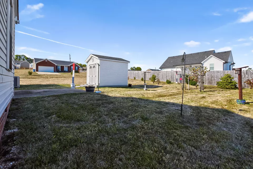 Exterior - 101 Tom Spragens Rd, Danville, KY 40422 photo 3 of 5