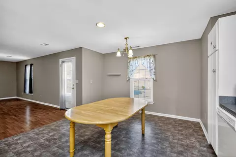 Dining - 101 Tom Spragens Rd, Danville, KY 40422 photo 1 of 2