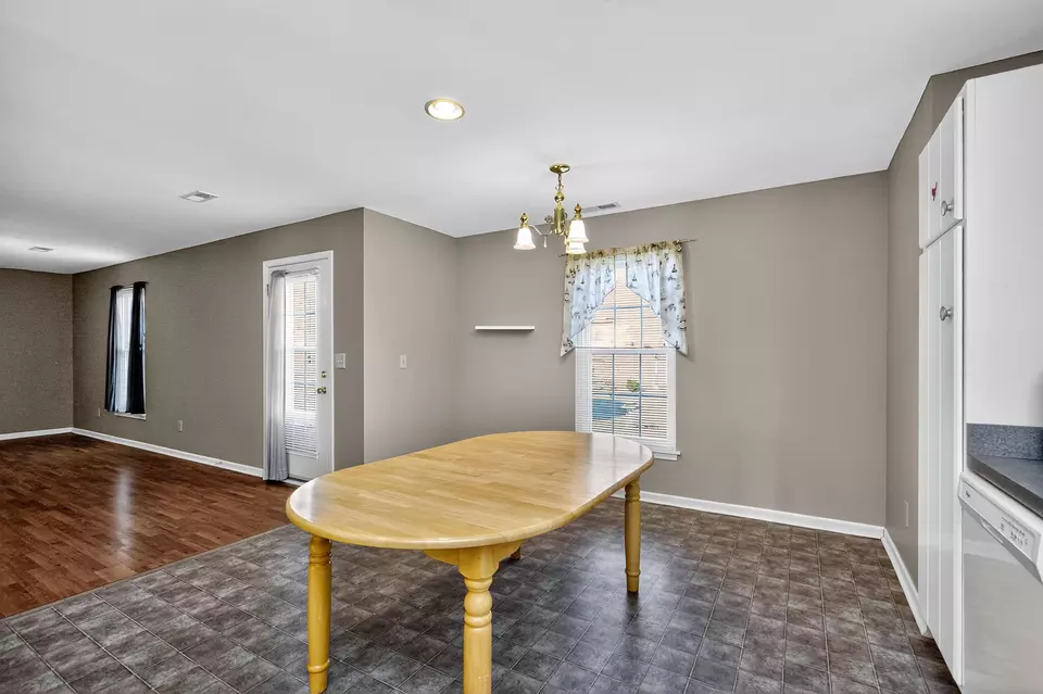 Dining - 101 Tom Spragens Rd, Danville, KY 40422 photo 1 of 2