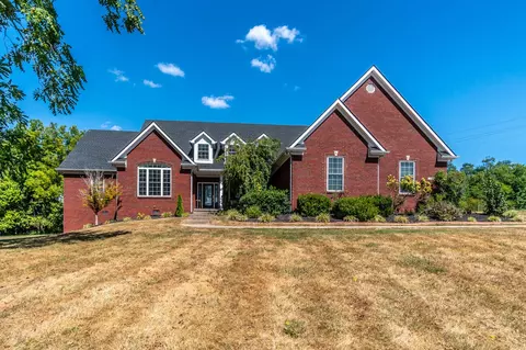 106 Belfair Ct, Berea, KY 40403