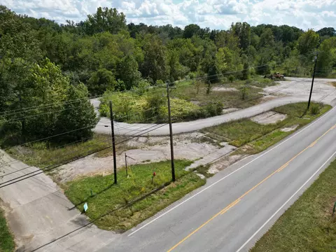 9911 Ky-490 Hwy, East Bernstadt, KY 40729