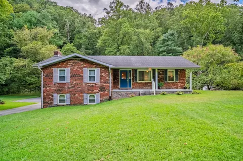 211 Tolan Branch Rd, Frenchburg, KY 40322