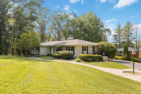 4 Edgewood Dr, Somerset, KY 42501