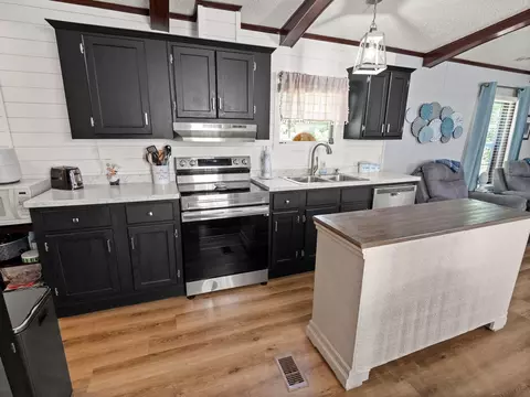 Kitchen - 66 Dunmeyer Rd, Nancy, KY 42544 photo 2 of 2