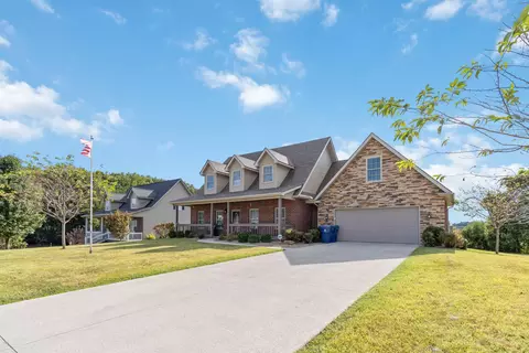 402 Whisper Woods Dr, Somerset, KY 42503
