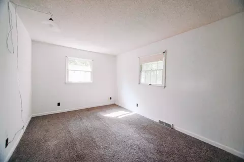 Bedroom - 148 Bold Ruler Trl, Corbin, KY 40701 photo 5 of 6