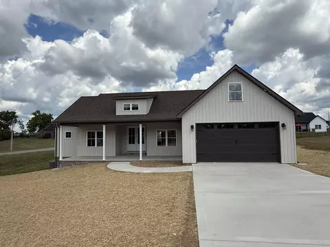 585 Harvest Ln, Harrodsburg, KY 40330