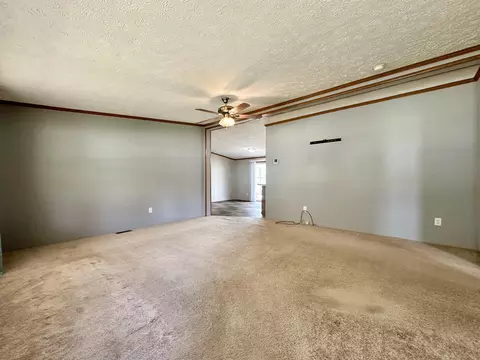 37 Hall Cir, Gray, KY 40734 photo 4