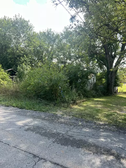 65 3rd St, Monticello, KY 42633
