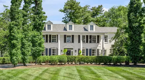 1405 Strawberry Cir, Lexington, KY 40502