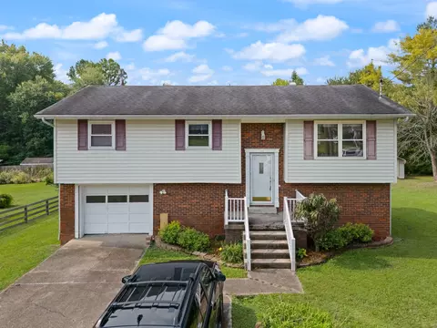 492 Oaklawn Cir, Corbin, KY 40701