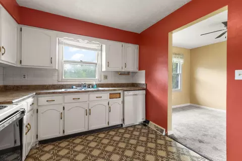 492 Oaklawn Cir, Corbin, KY 40701 photo 10