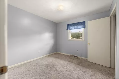 492 Oaklawn Cir, Corbin, KY 40701 photo 16