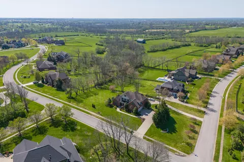 300 Stonegate Dr, Nicholasville, KY 40356