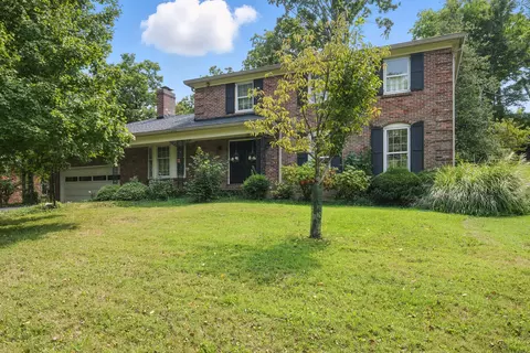 308 Blankenbaker Ln, Louisville, KY 40207